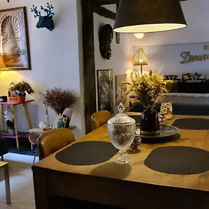  Séjour chez l'habitant Spacieuse Chez L'habitant Dans Le Cœur Historique De La Ville